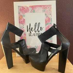 Stunning vintage black heels